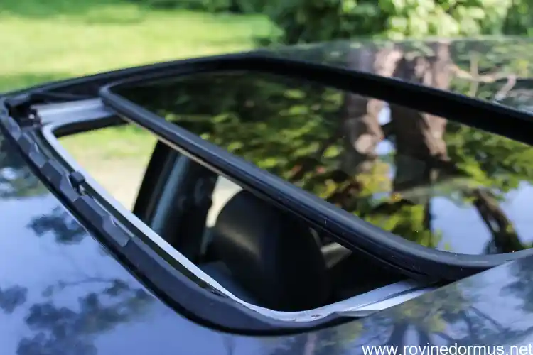 how to close a sunroof